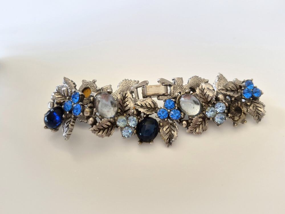 Vintage Art Designer Blue Carbochan Floral Bracelet